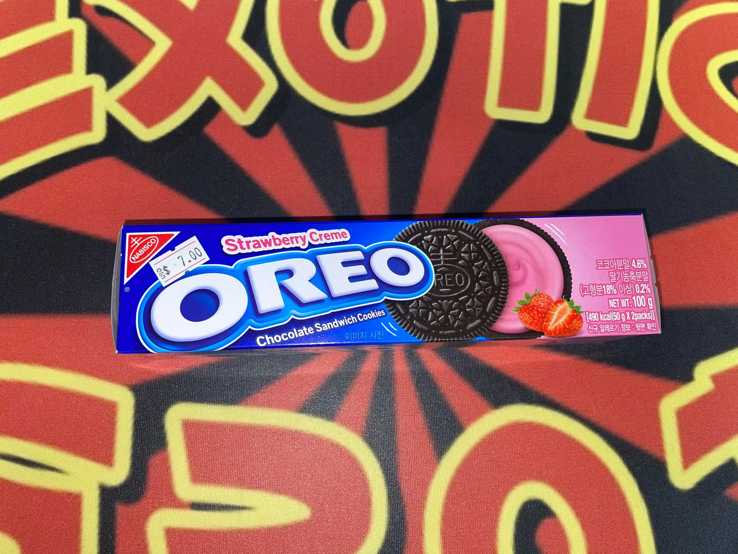 Oreo Strawberry Creme Cookies (China)