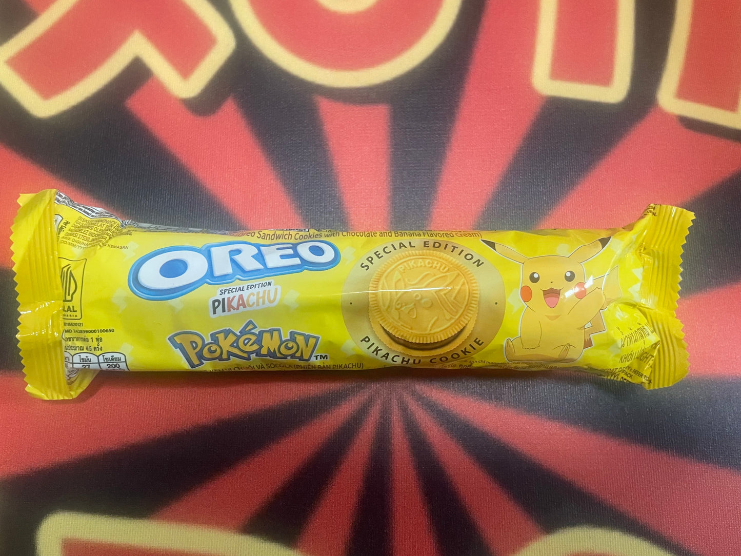 Oreo Pokémon Banana and Chocolate Flavor Cookie Sandwich Pikachu Limited Edition Limited Time