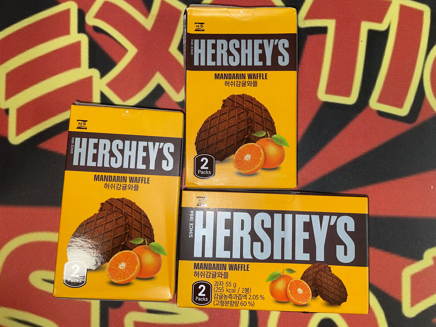 Hersheys Mandarin Waffle Orange Flavored Chocolate Snack (Korea) Crunchy 2 Packs Inside 55g