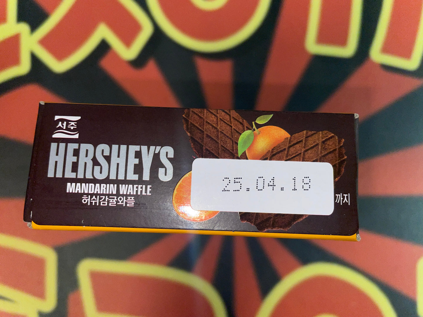 Hersheys Mandarin Waffle Orange Flavored Chocolate Snack (Korea) Crunchy 2 Packs Inside 55g